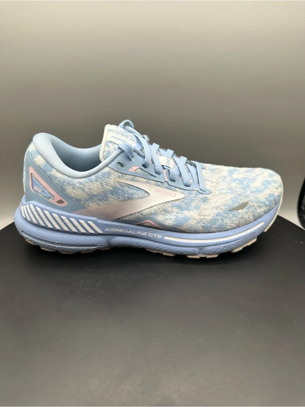 Brooks Adrenaline GTS 23 Running Sneakers Womens 7 B Light Blue Cloud Marble